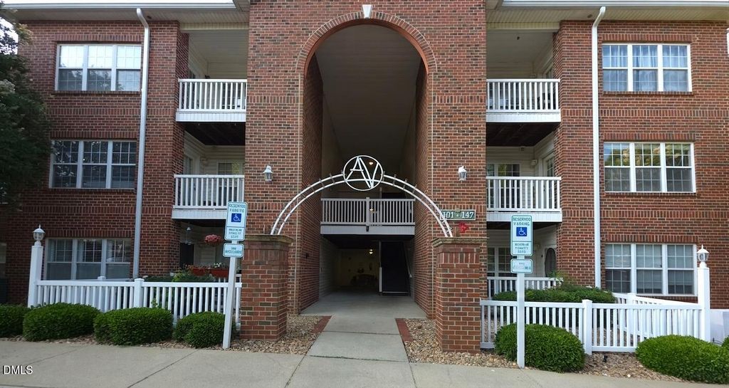 127 Sturbridge Drive, Clayton, NC 27520
