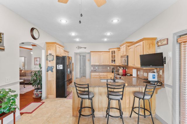 817 N Grapevine Road, Springfield, MO 65802