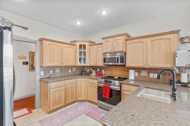 817 N Grapevine Road, Springfield, MO 65802