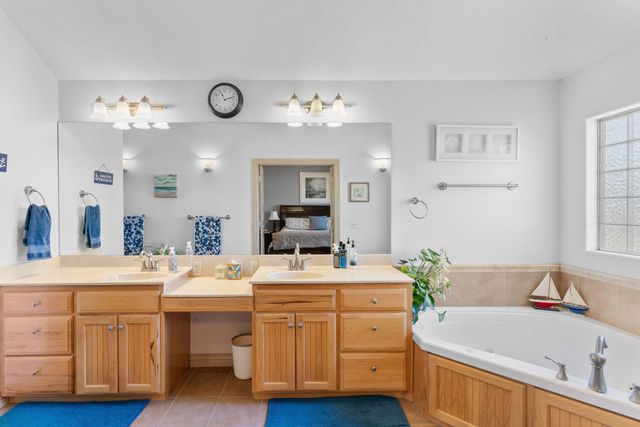 817 N Grapevine Road, Springfield, MO 65802