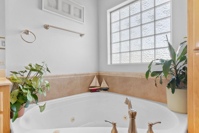 817 N Grapevine Road, Springfield, MO 65802