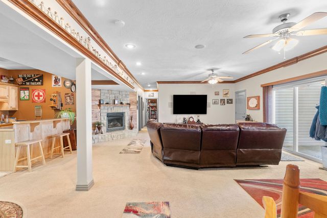 817 N Grapevine Road, Springfield, MO 65802