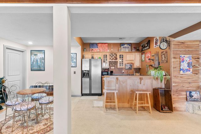 817 N Grapevine Road, Springfield, MO 65802