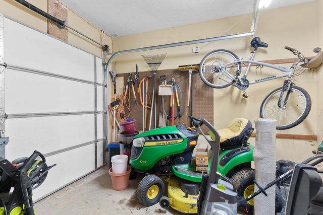 817 N Grapevine Road, Springfield, MO 65802