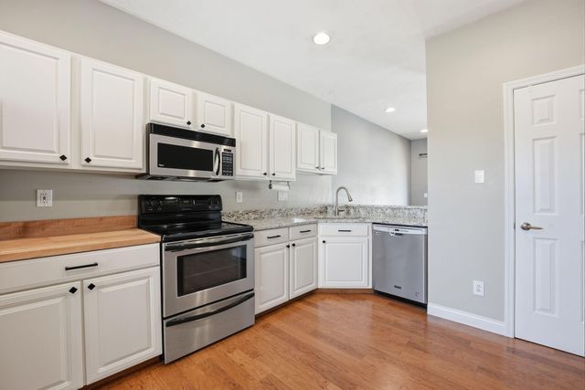2575 Rustling Oak Boulevard, Hilliard, OH 43026