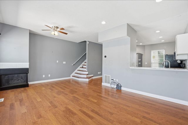 2575 Rustling Oak Boulevard, Hilliard, OH 43026