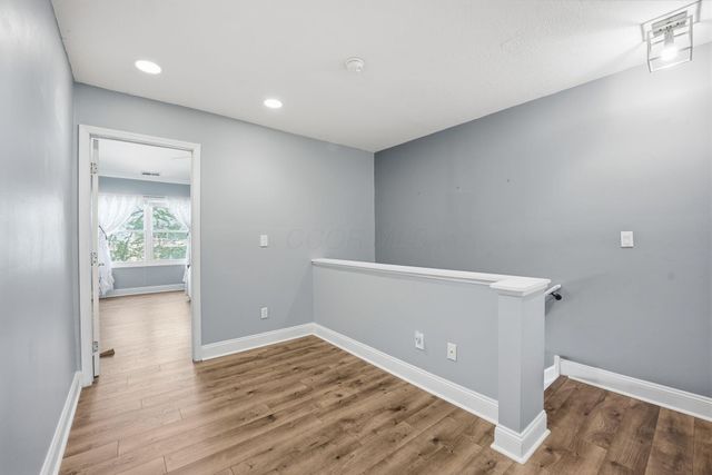 2575 Rustling Oak Boulevard, Hilliard, OH 43026