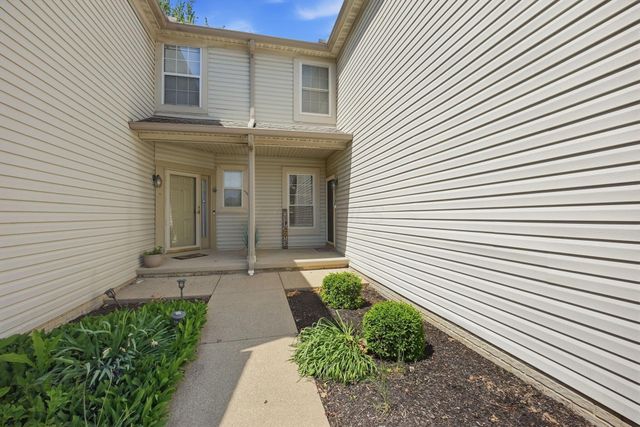 2575 Rustling Oak Boulevard, Hilliard, OH 43026