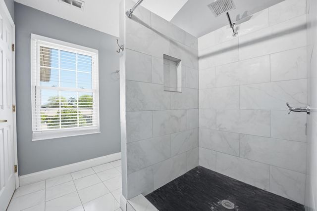 2575 Rustling Oak Boulevard, Hilliard, OH 43026