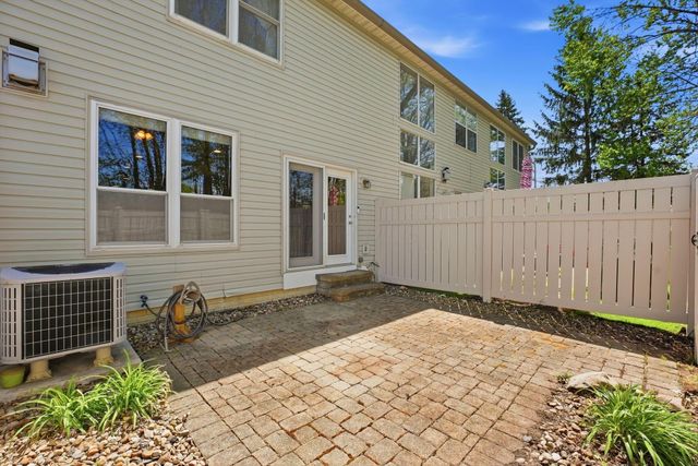2575 Rustling Oak Boulevard, Hilliard, OH 43026