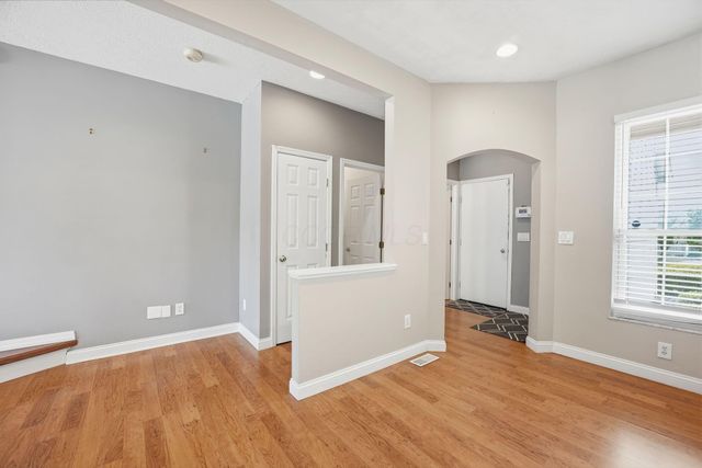 2575 Rustling Oak Boulevard, Hilliard, OH 43026