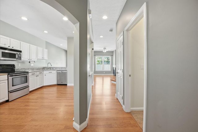 2575 Rustling Oak Boulevard, Hilliard, OH 43026