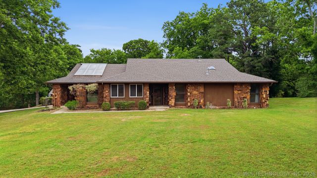 182 Spunky Creek Drive, Catoosa, OK 74015
