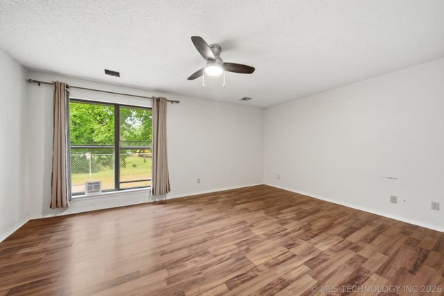 182 Spunky Creek Drive, Catoosa, OK 74015