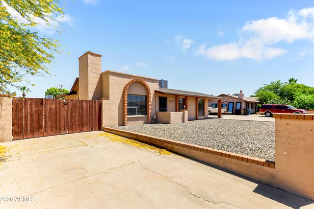 1726 W CHARLESTON Avenue, Phoenix, AZ 85023