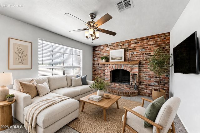 1726 W CHARLESTON Avenue, Phoenix, AZ 85023