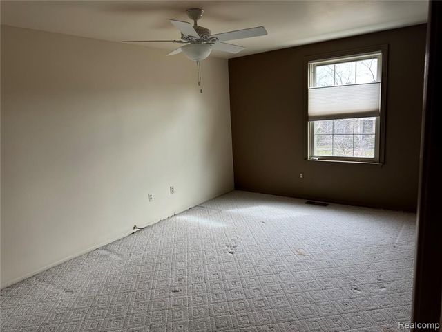 1597 Dover Hill, Walled Lake, MI 48390