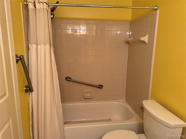 1597 Dover Hill, Walled Lake, MI 48390