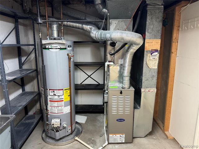 1597 Dover Hill, Walled Lake, MI 48390