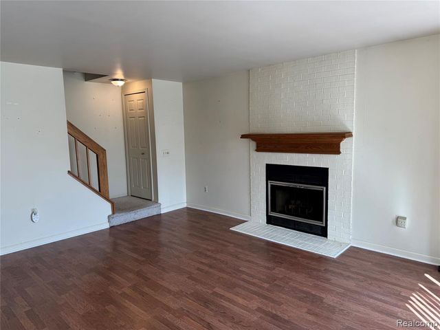 1597 Dover Hill, Walled Lake, MI 48390