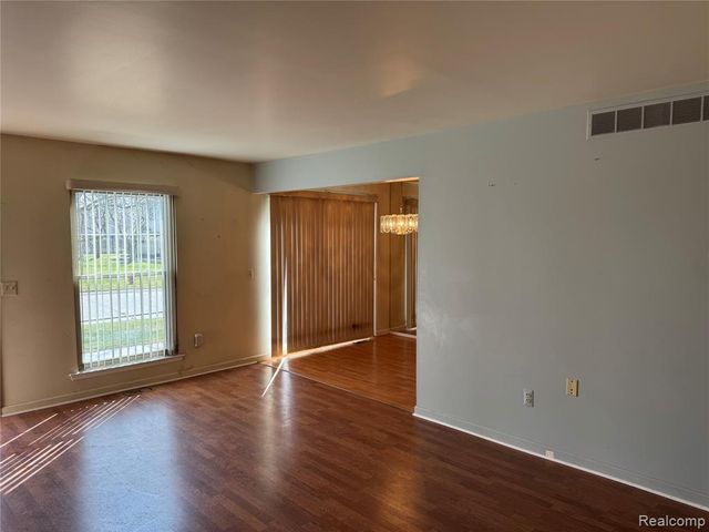 1597 Dover Hill, Walled Lake, MI 48390