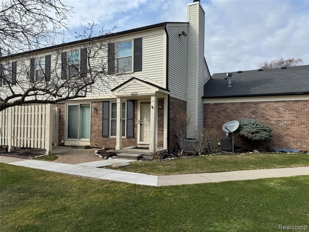 1597 Dover Hill, Walled Lake, MI 48390