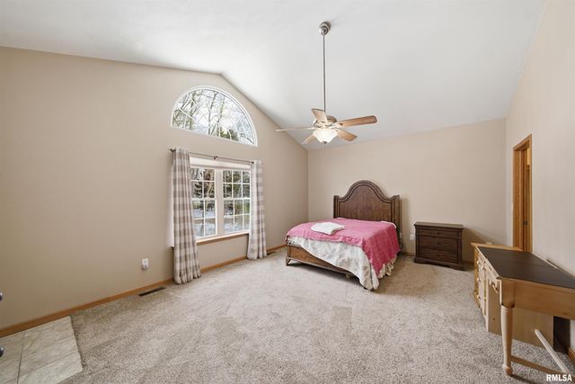 302 COTTONWOOD Circle, East Peoria, IL 61611