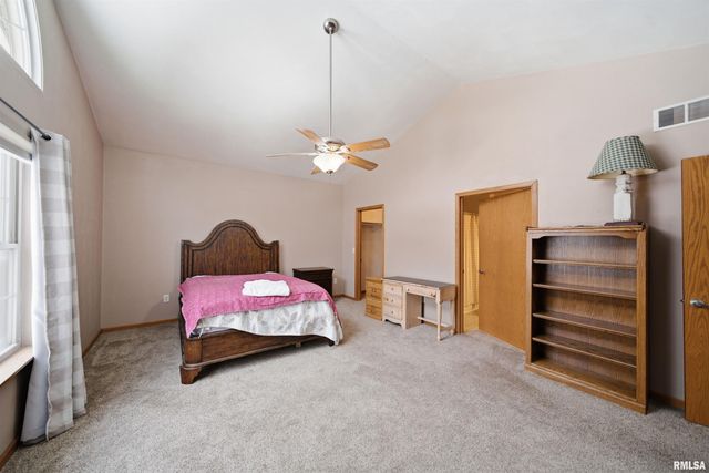 302 COTTONWOOD Circle, East Peoria, IL 61611