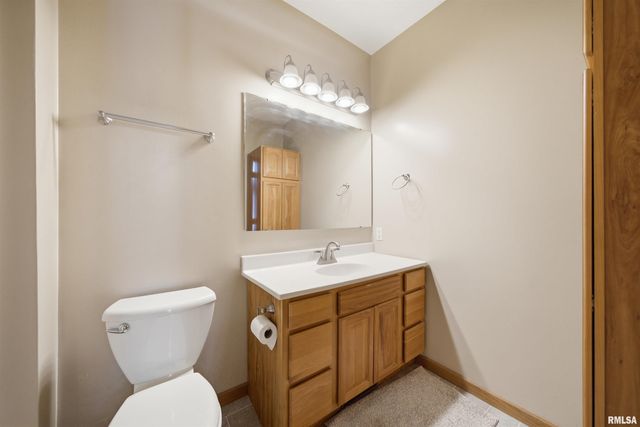 302 COTTONWOOD Circle, East Peoria, IL 61611