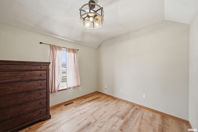 302 COTTONWOOD Circle, East Peoria, IL 61611