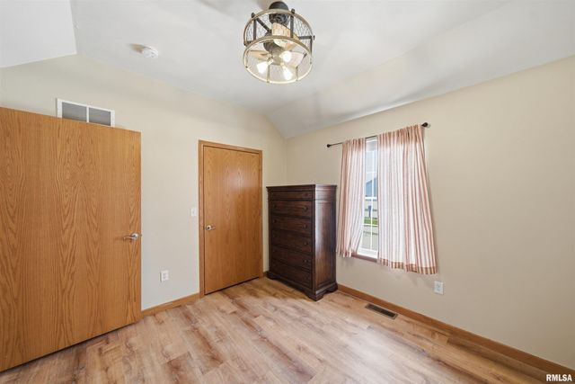 302 COTTONWOOD Circle, East Peoria, IL 61611