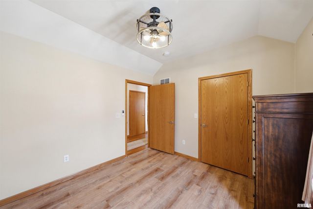 302 COTTONWOOD Circle, East Peoria, IL 61611