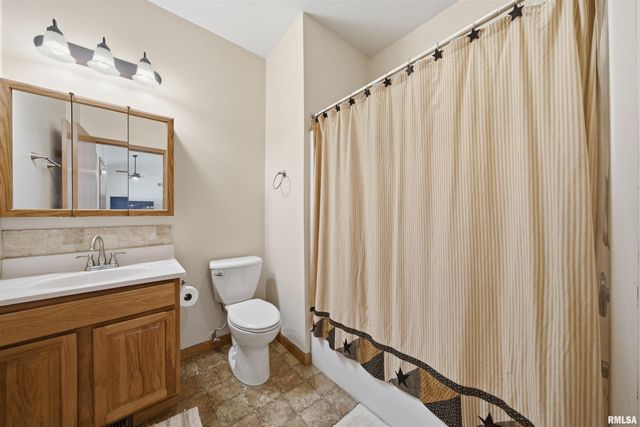 302 COTTONWOOD Circle, East Peoria, IL 61611