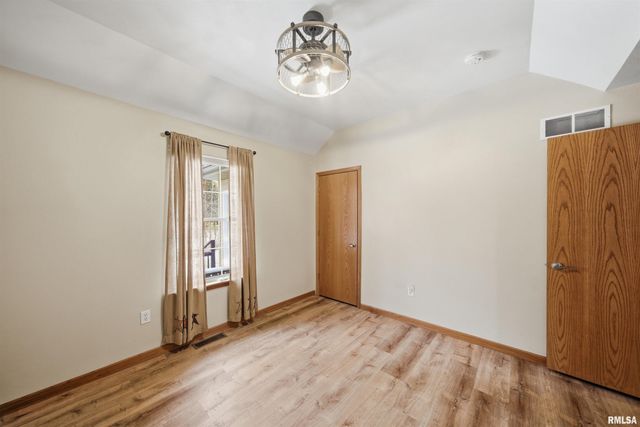 302 COTTONWOOD Circle, East Peoria, IL 61611