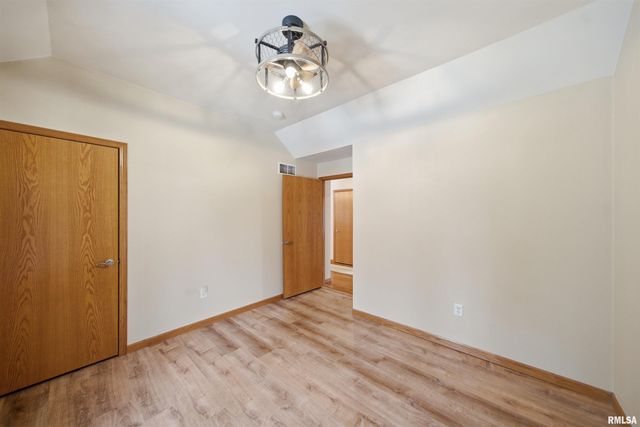 302 COTTONWOOD Circle, East Peoria, IL 61611