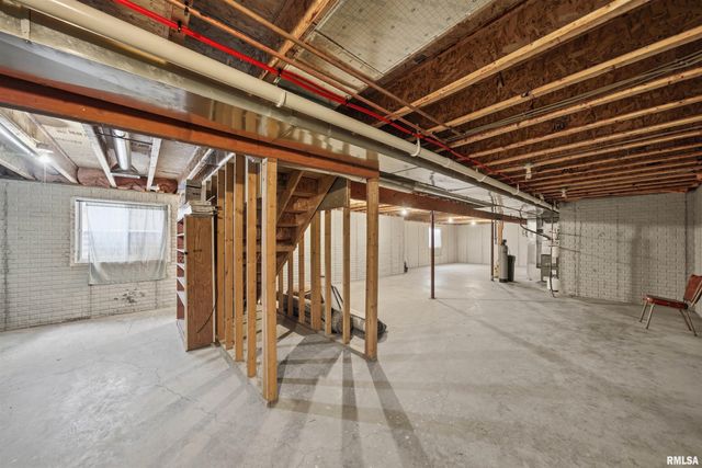 302 COTTONWOOD Circle, East Peoria, IL 61611