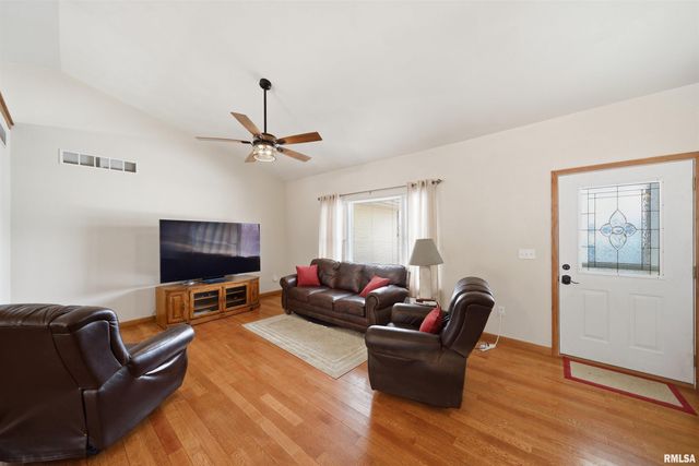 302 COTTONWOOD Circle, East Peoria, IL 61611