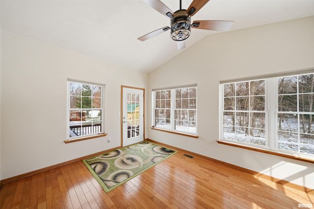 302 COTTONWOOD Circle, East Peoria, IL 61611