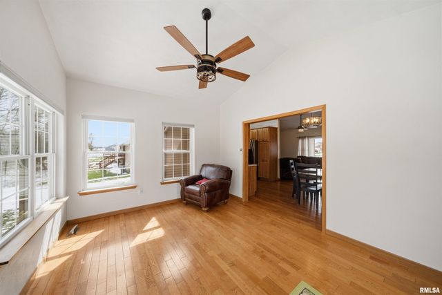 302 COTTONWOOD Circle, East Peoria, IL 61611