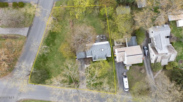1380 Clifton Park Road, Niskayuna, NY 12309
