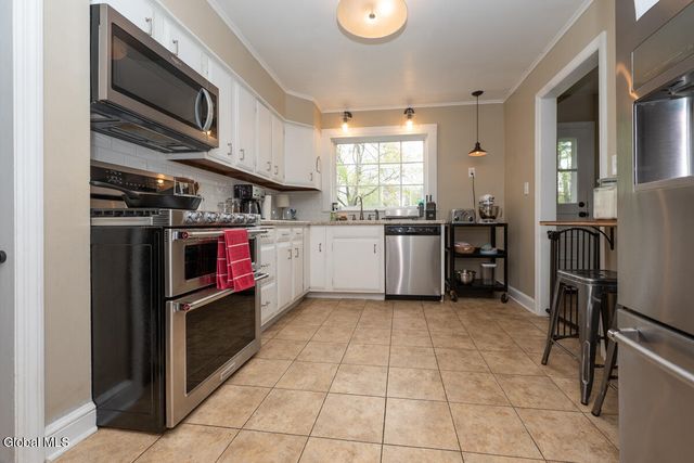 1380 Clifton Park Road, Niskayuna, NY 12309