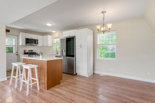 201 W Potomac Avenue, Lombard, IL 60148