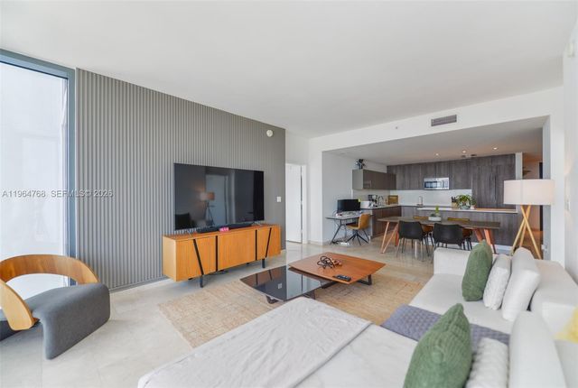 88 SW 7th St 2204, Miami, FL 33130