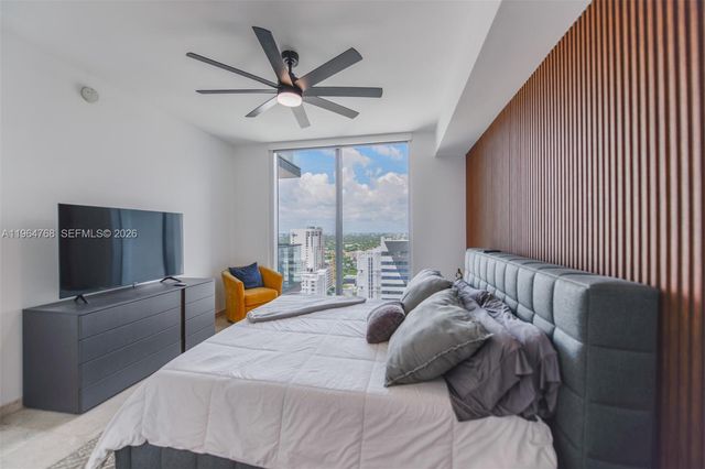 88 SW 7th St 2204, Miami, FL 33130