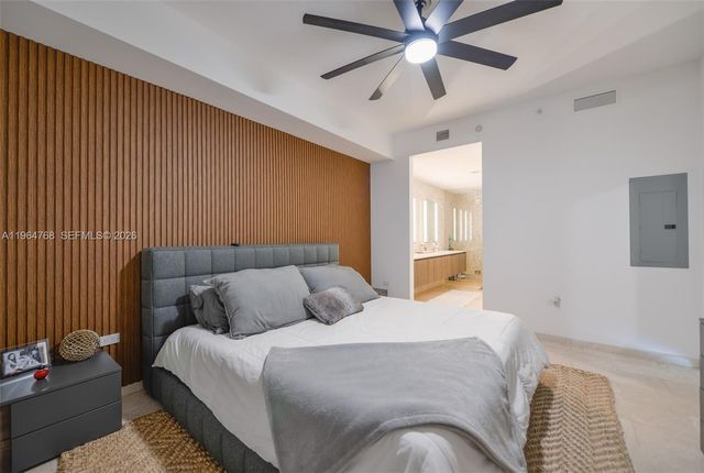 88 SW 7th St 2204, Miami, FL 33130