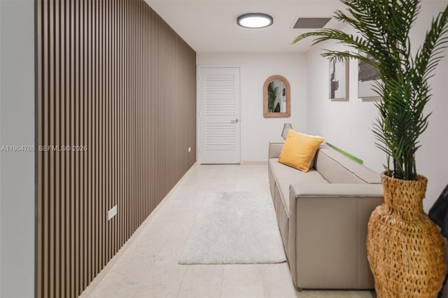 88 SW 7th St 2204, Miami, FL 33130