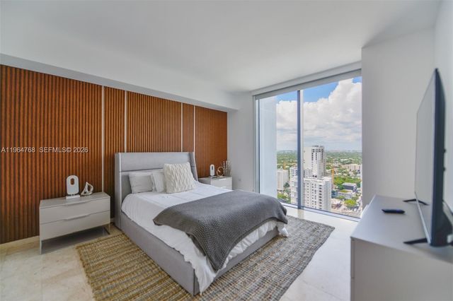 88 SW 7th St 2204, Miami, FL 33130