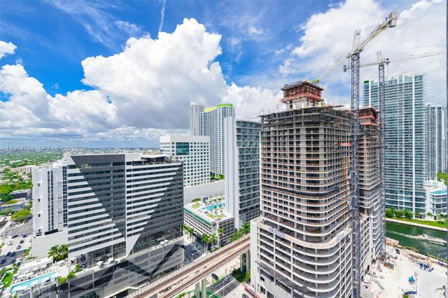 88 SW 7th St 2204, Miami, FL 33130