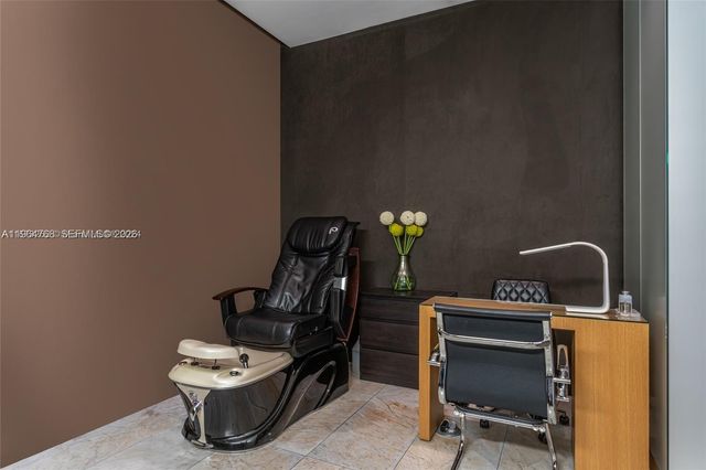 88 SW 7th St 2204, Miami, FL 33130