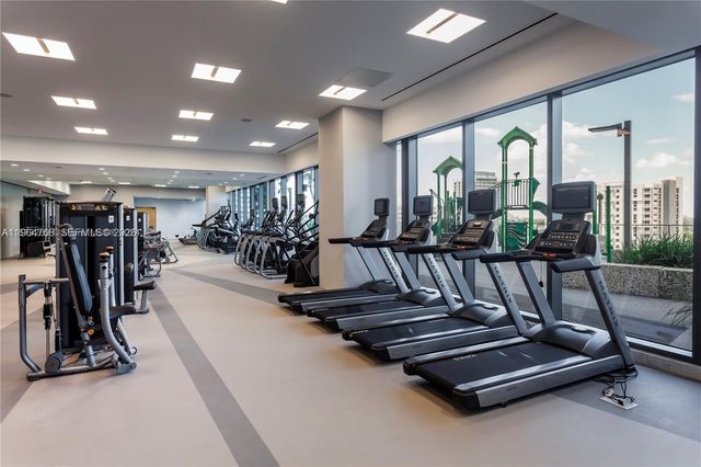 88 SW 7th St 2204, Miami, FL 33130